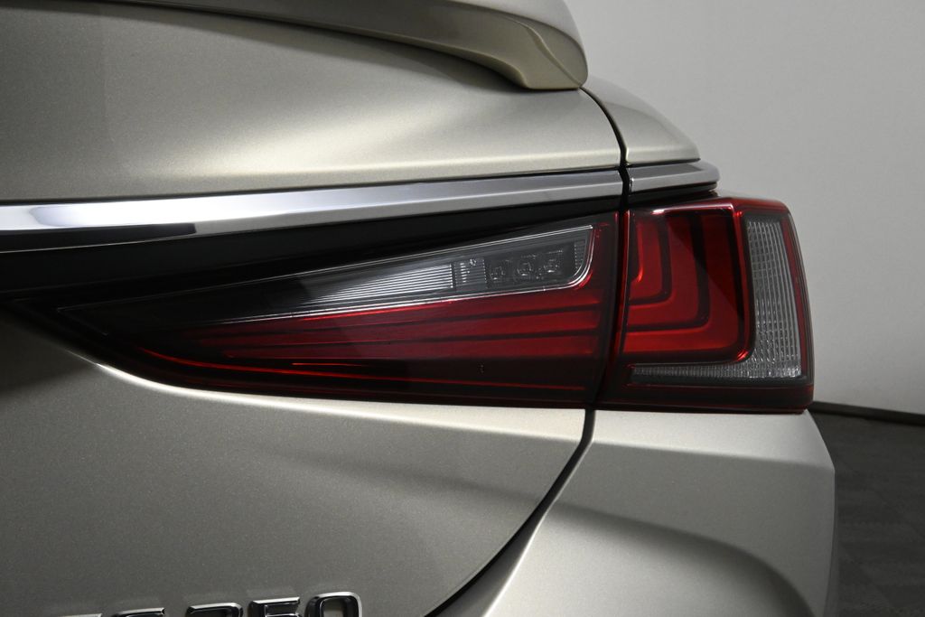 Thumbnail: 2023 Lexus ES - 13