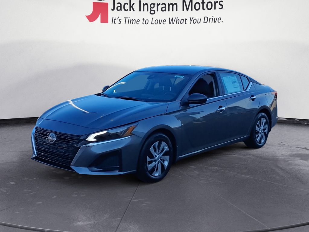 used 2025 Nissan Altima car