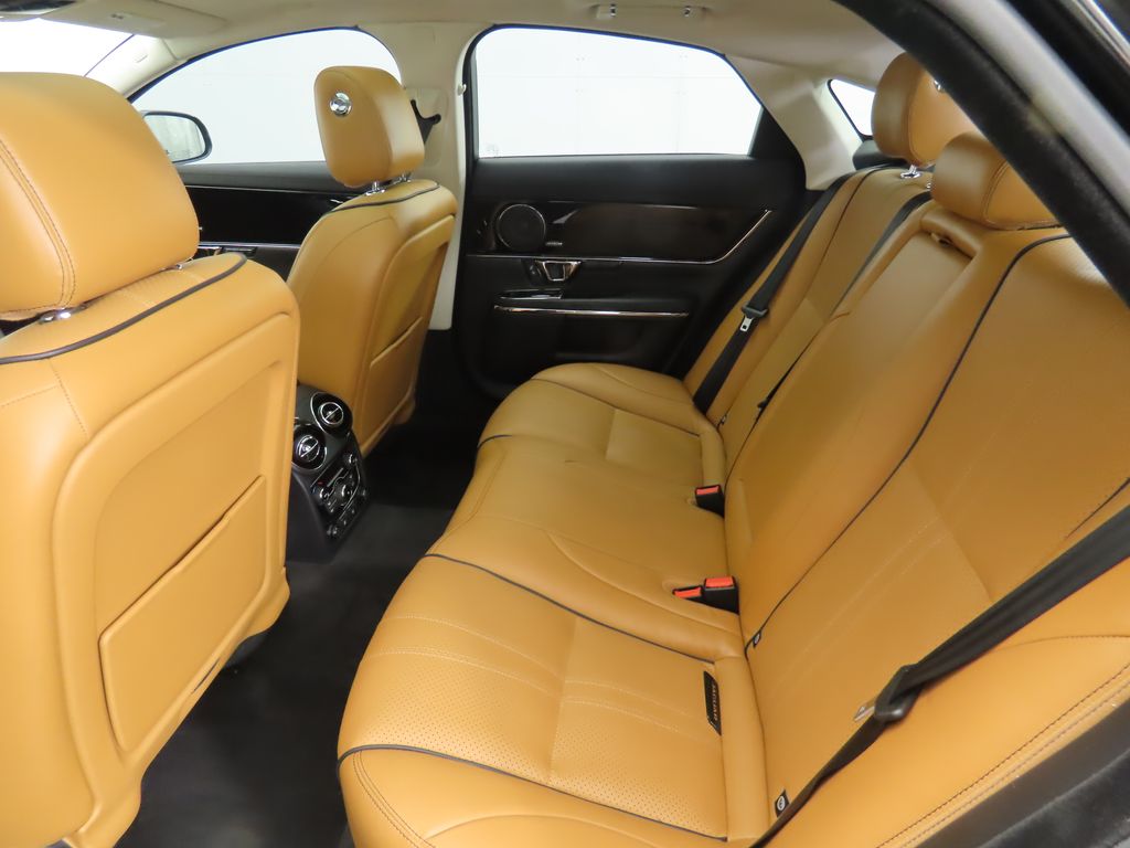 Thumbnail: 2019 Jaguar XJ - 22