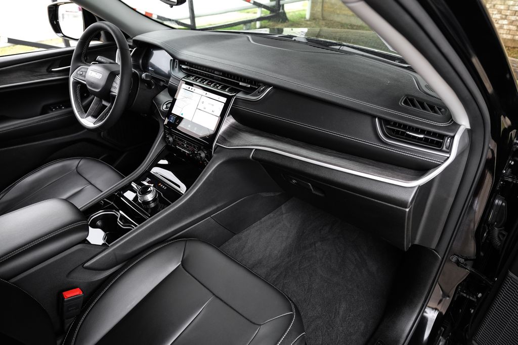 used 2023 Jeep Grand Cherokee car, priced at $34,153