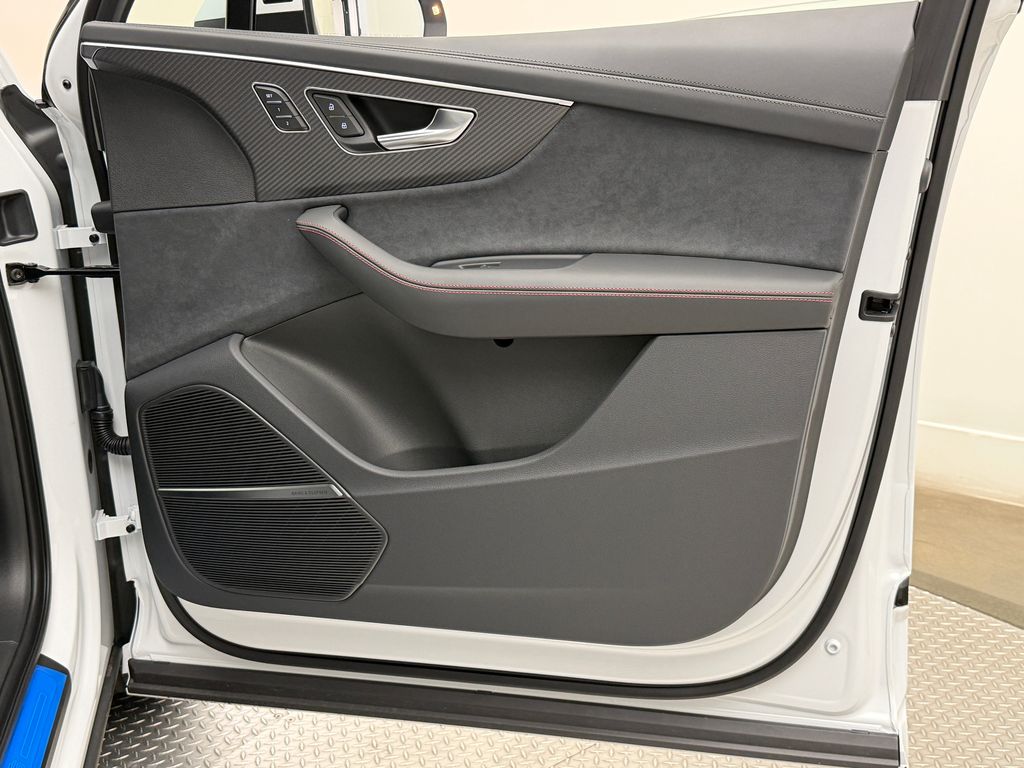 Thumbnail: 2026 Audi Q7 - 12