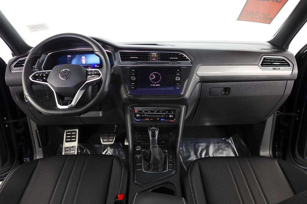 Thumbnail: 2022 Volkswagen Tiguan - 24