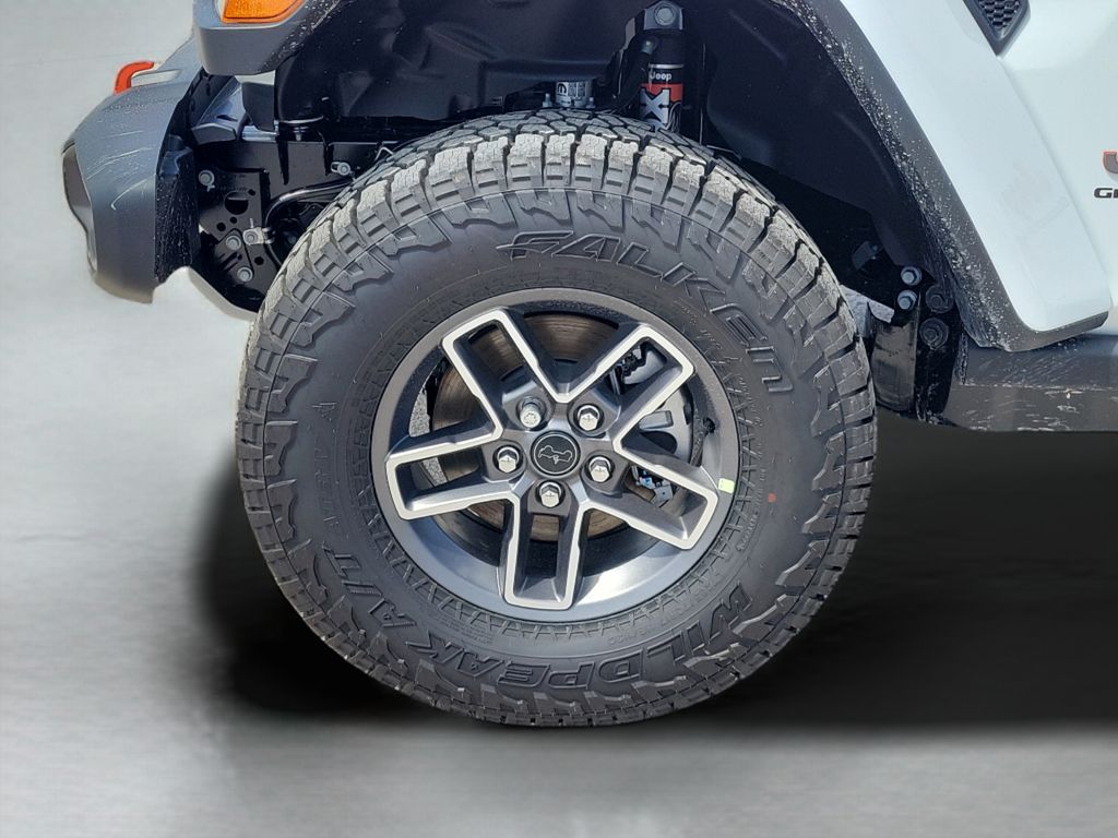 New 2026 White Jeep Mojave image 35