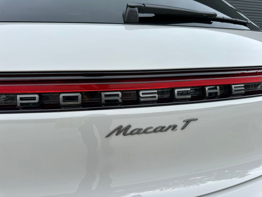 Thumbnail: 2025 Porsche Macan - 12