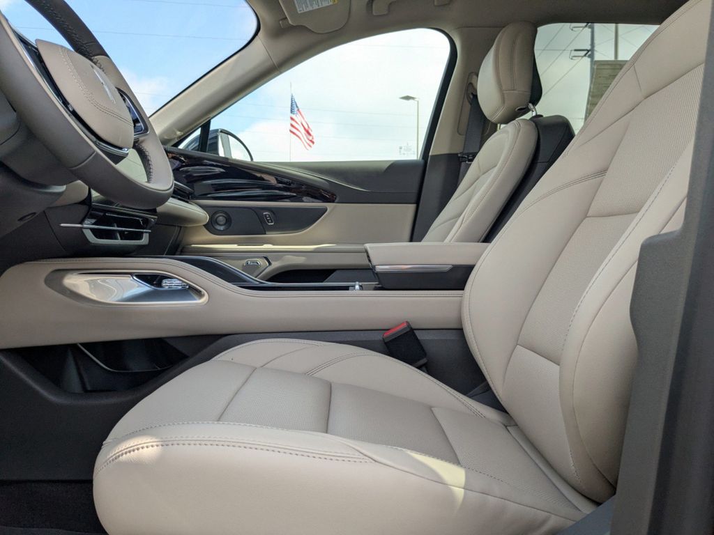 2025 Lincoln Nautilus Hybrid Premiere