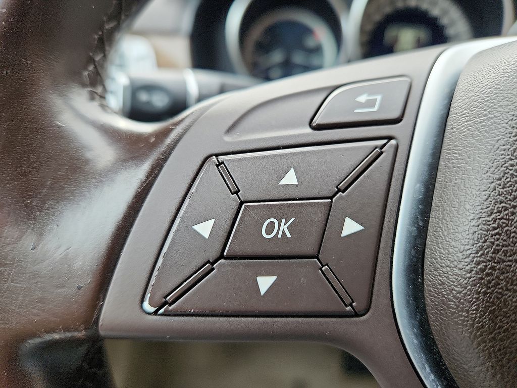 Thumbnail: 2014 Mercedes-Benz E-Class - 23