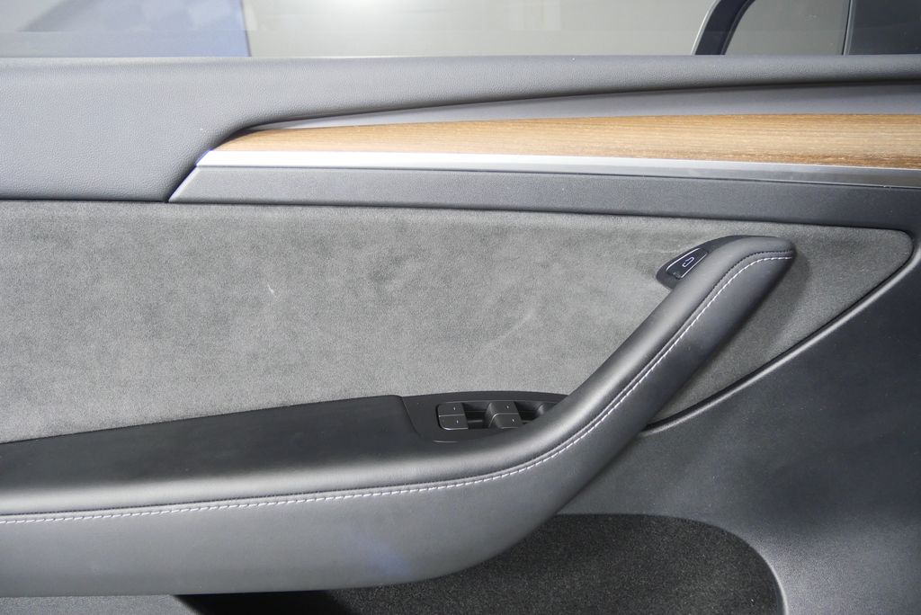 Thumbnail: 2023 Tesla Model Y - 9