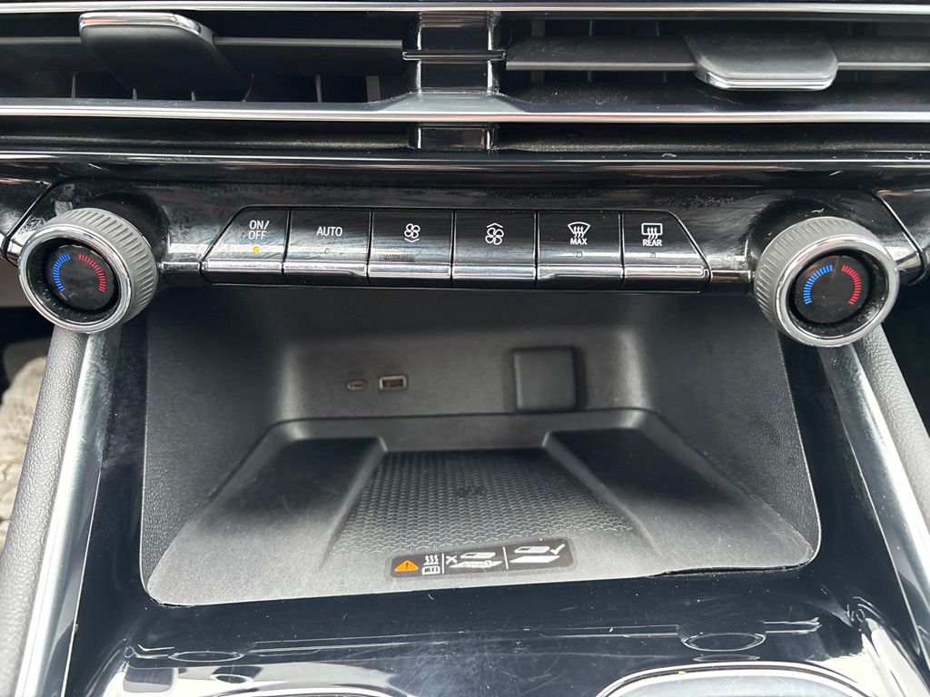 Used 2024 Chevrolet Traverse SUV
