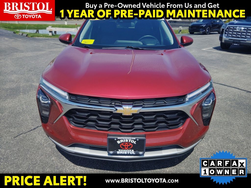 Used 2025 Chevrolet Trax LT with VIN KL77LHEPXSC234882 for sale in Swansea, MA