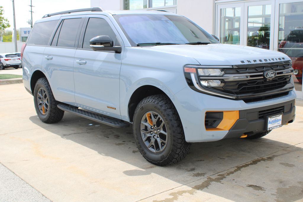 Gray Metallic 2025 Ford Expedition SUV / Crossover Four-Wheel Drive Automatic