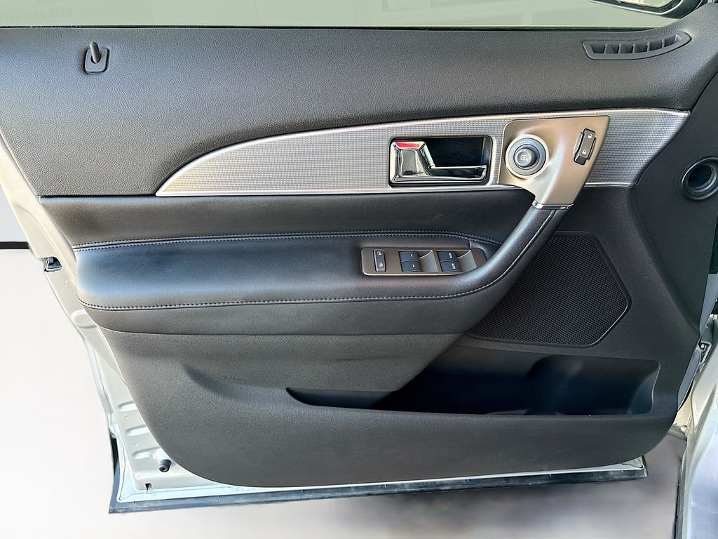 Thumbnail: 2013 Lincoln MKX - 22