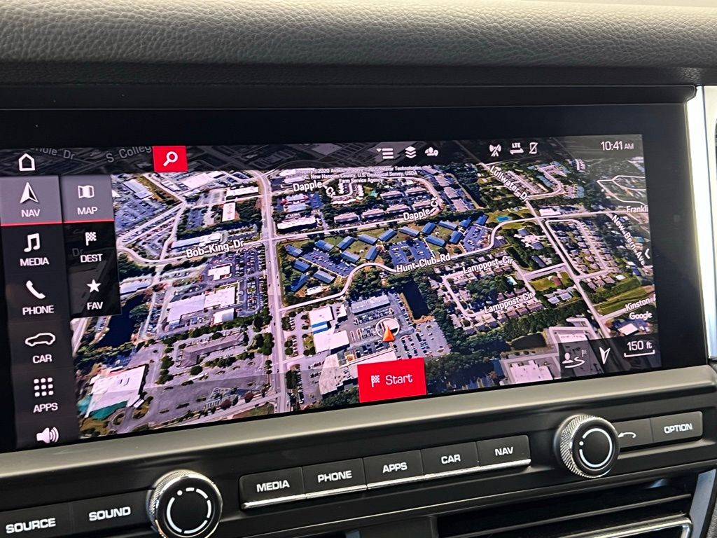 Thumbnail: 2020 Porsche Macan - 24