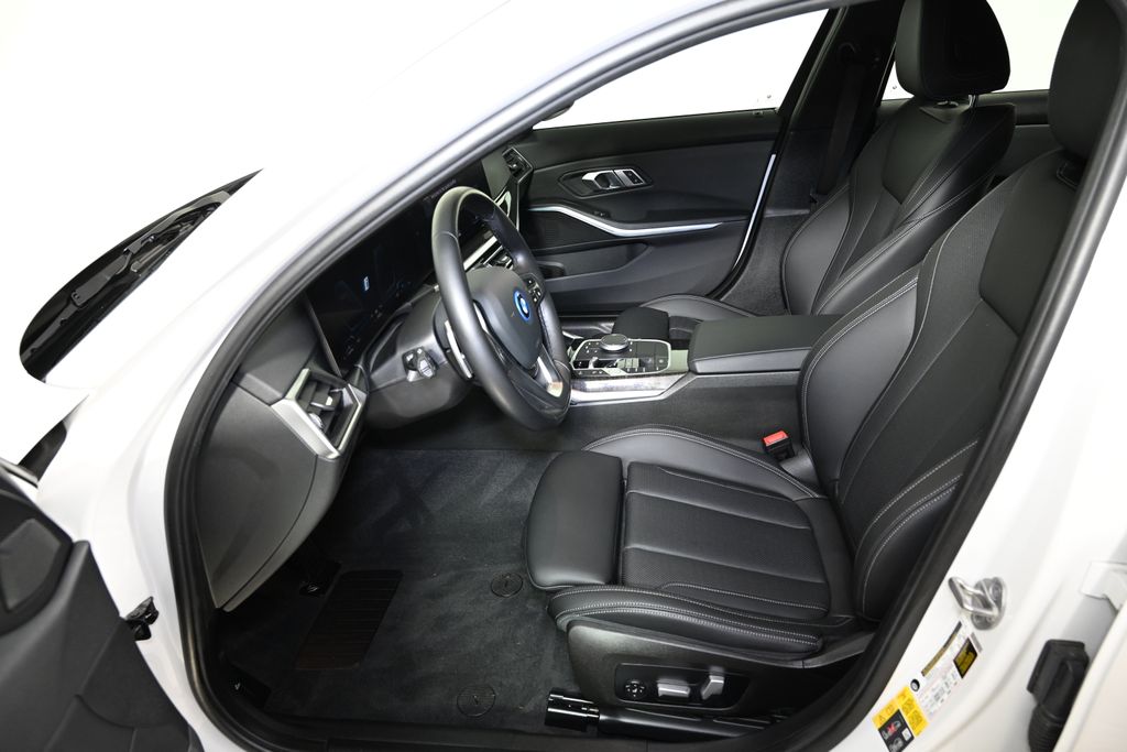 Thumbnail: 2023 BMW 3 Series - 14