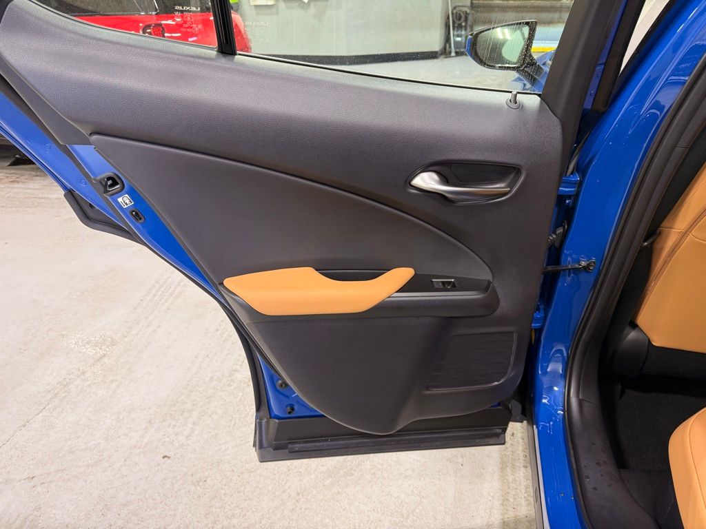 Thumbnail: 2025 Lexus UX - 20