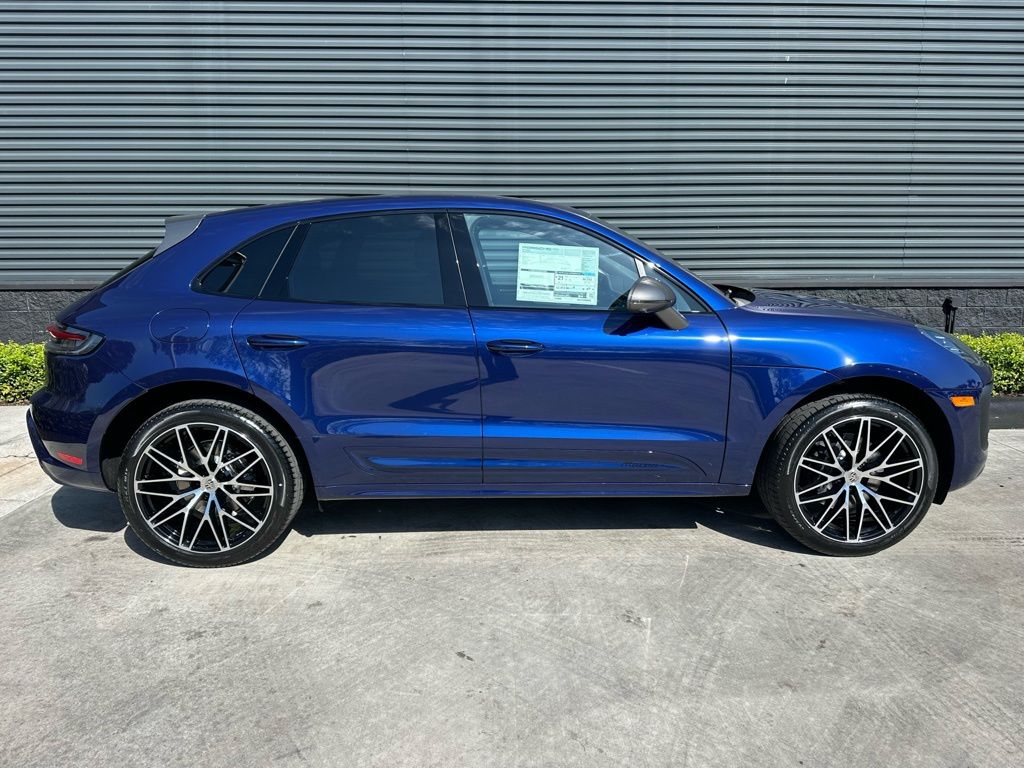 Thumbnail: 2026 Porsche Macan - 10