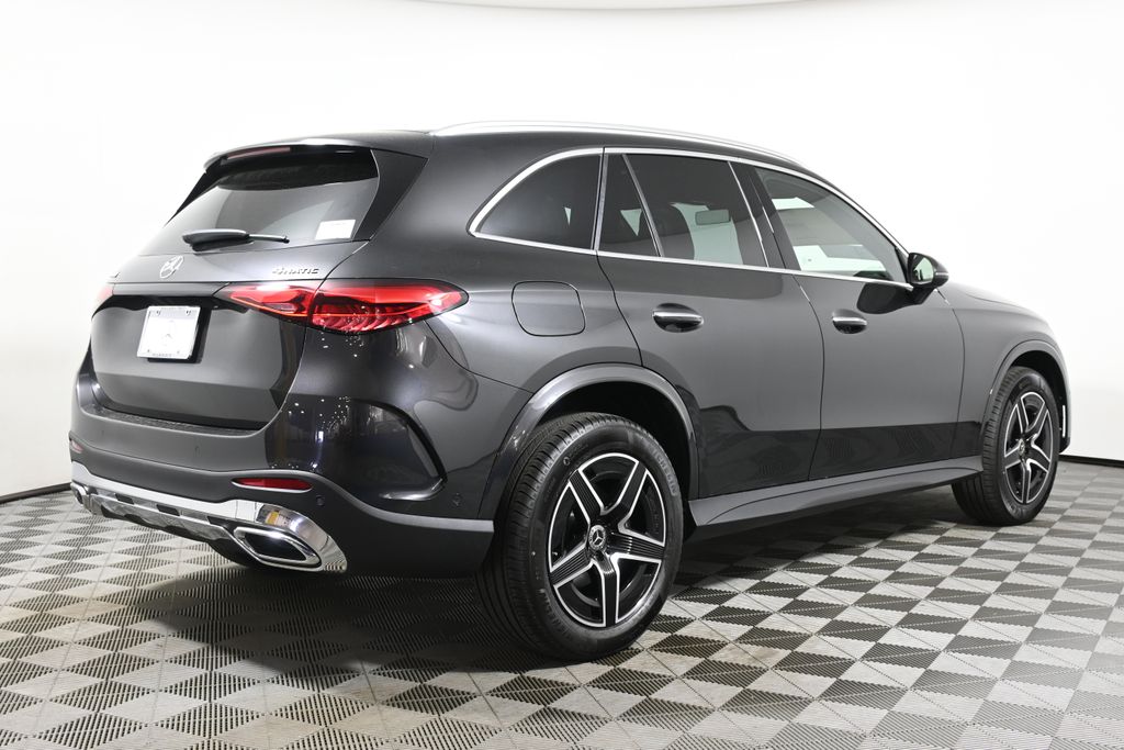 2025 Mercedes-Benz GLC 300 7