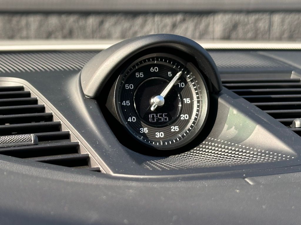 Thumbnail: 2026 Porsche Panamera - 31