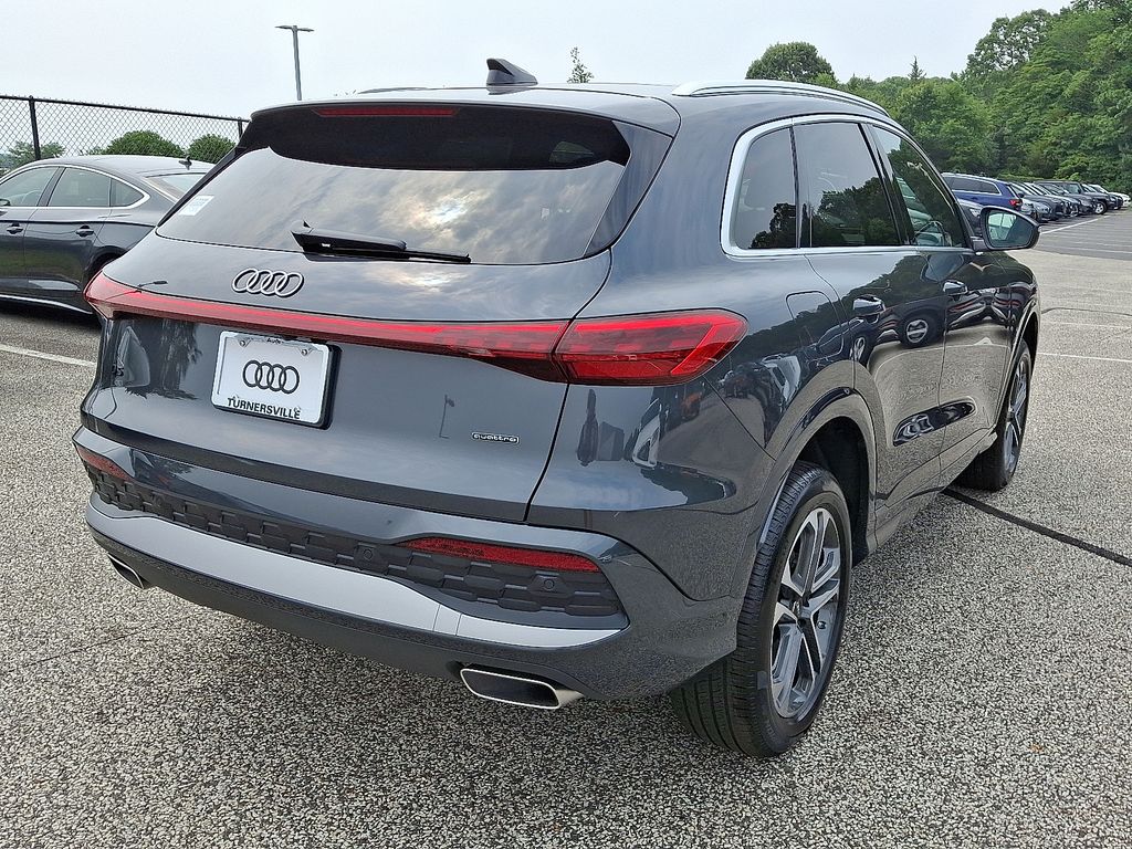 Thumbnail: 2025 Audi Q5 - 4