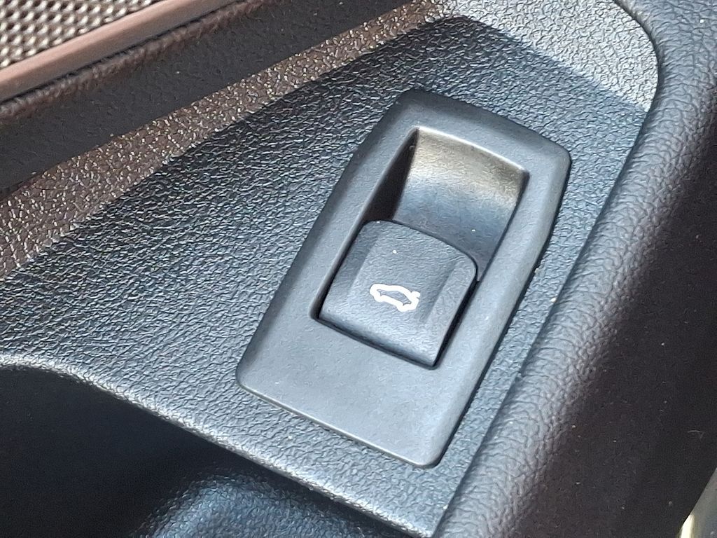 Thumbnail: 2024 BMW M3 - 25