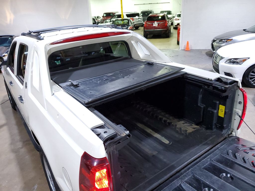 2013 Chevrolet Avalanche 1500 LTZ 44