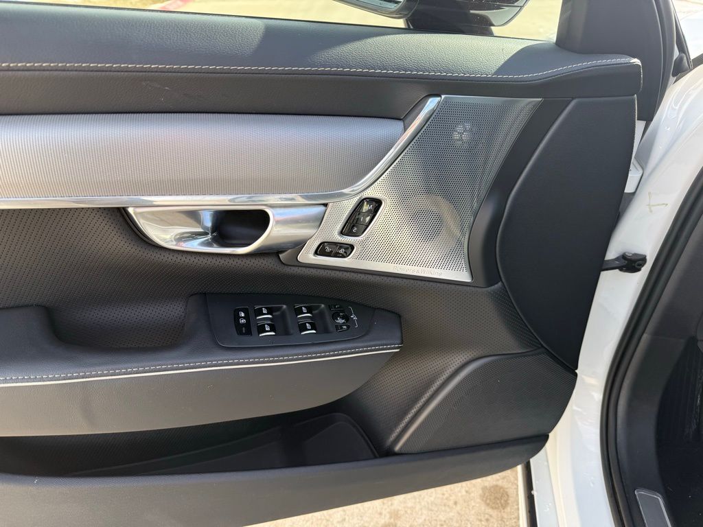 Thumbnail: 2020 Volvo S90 - 10