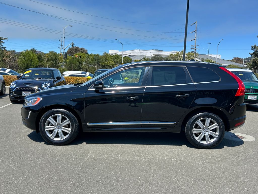 Thumbnail: 2016 Volvo XC60 - 2