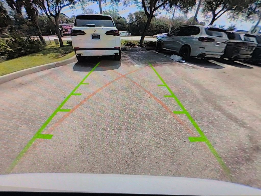 New 2026 White BMW xDrive40i image 21