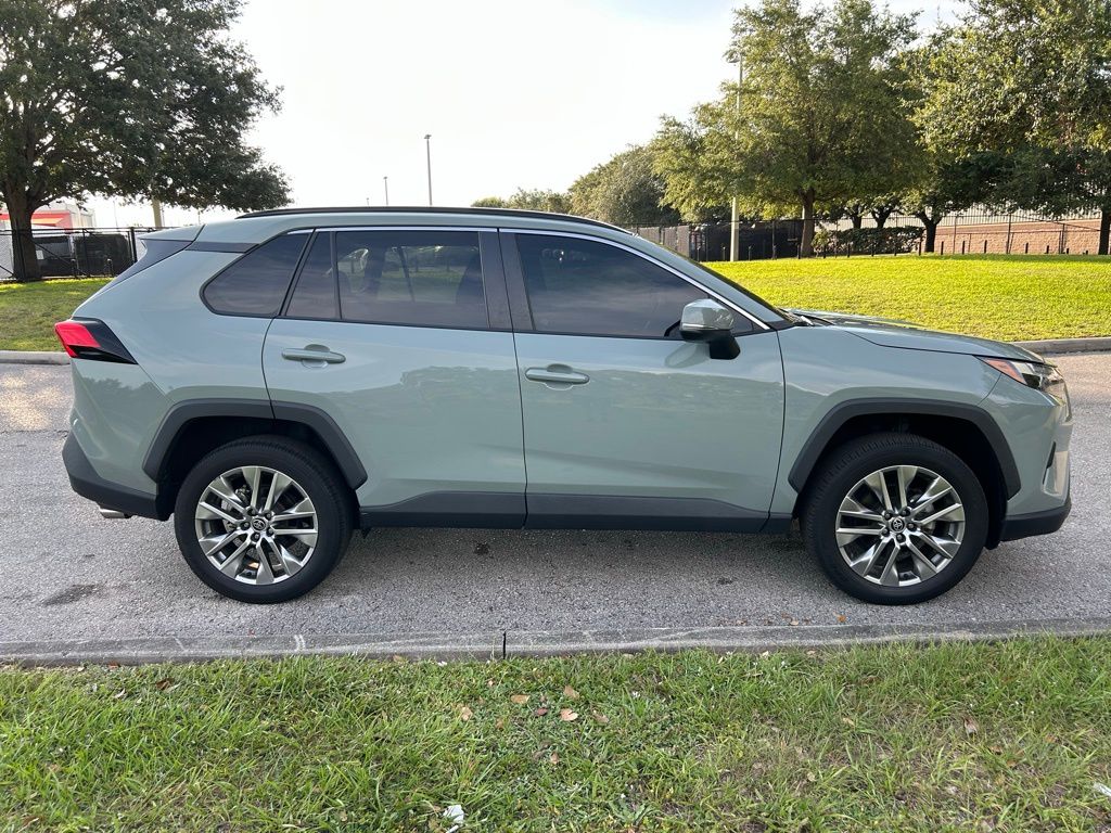 Thumbnail: 2022 Toyota RAV4 - 4