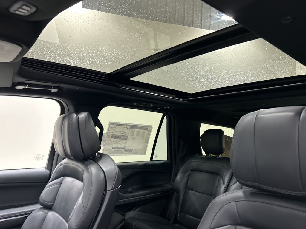 new 2026 Lincoln Navigator car, priced at $105,615