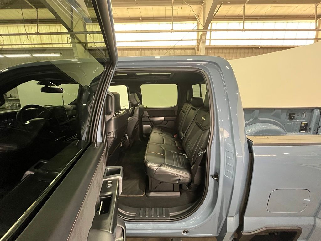 2023 Ford F-450SD Platinum