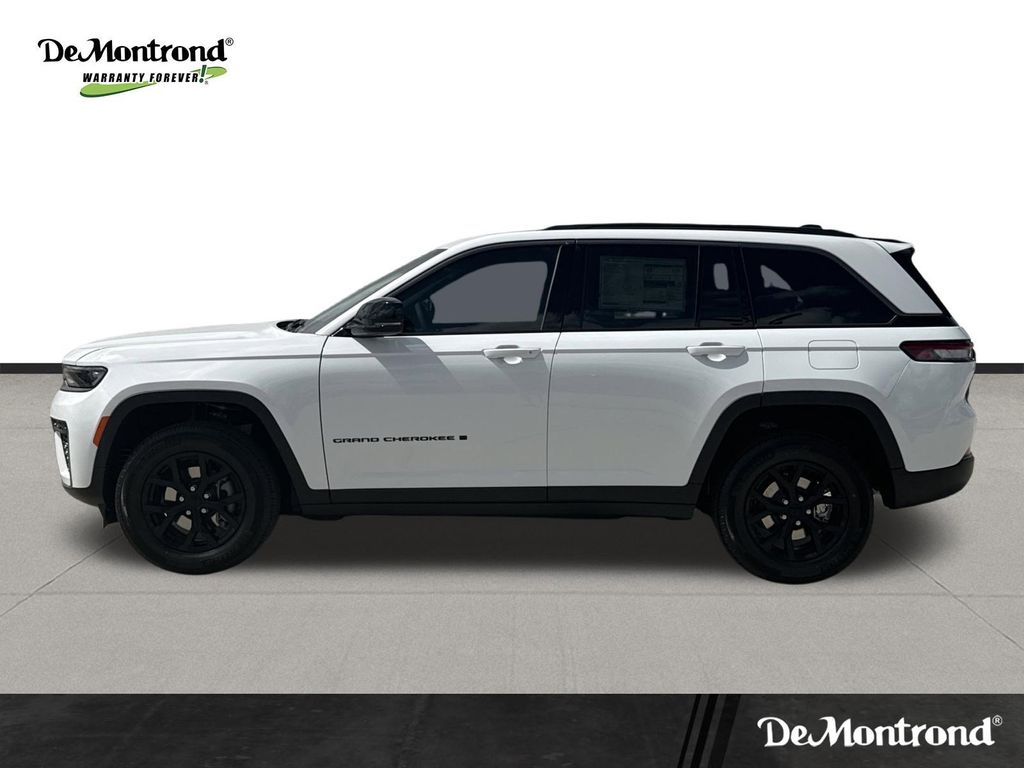 2026 Jeep Grand Cherokee Laredo White/off-white at Texan Dodge Chrysler Jeep Ram