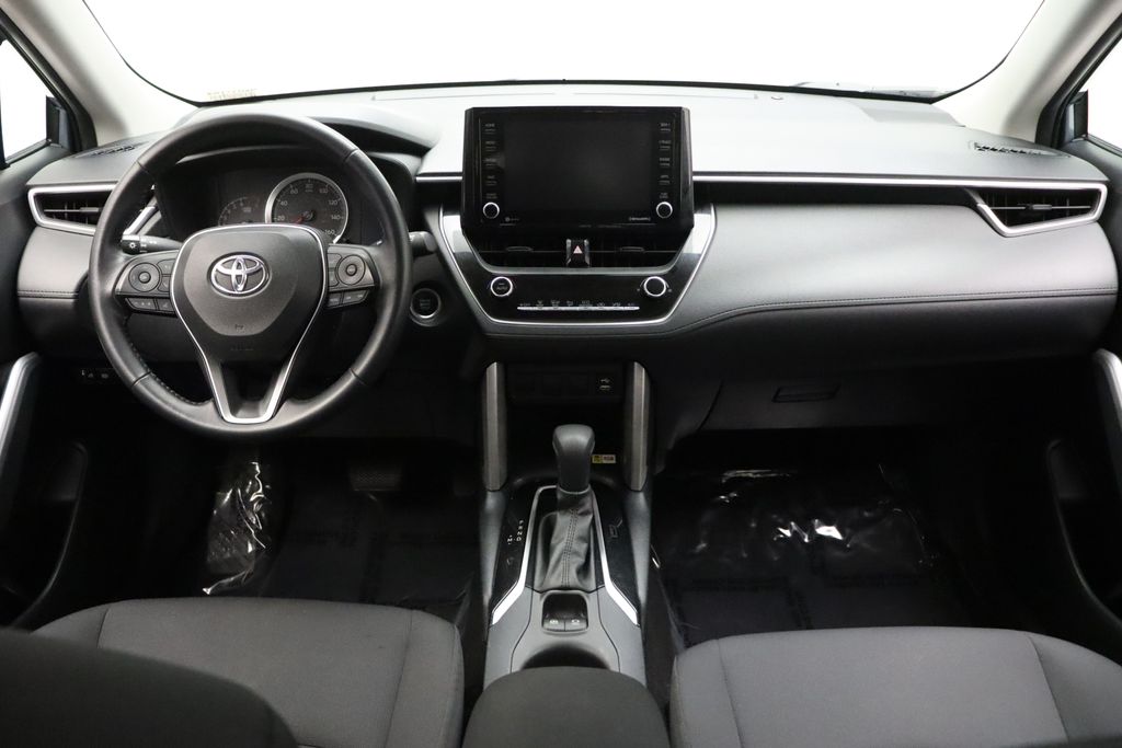 2022 Toyota Corolla Cross LE 24