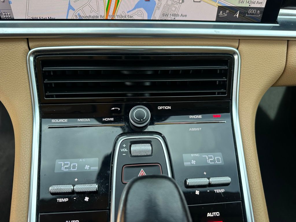 Thumbnail: 2018 Porsche Panamera - 24