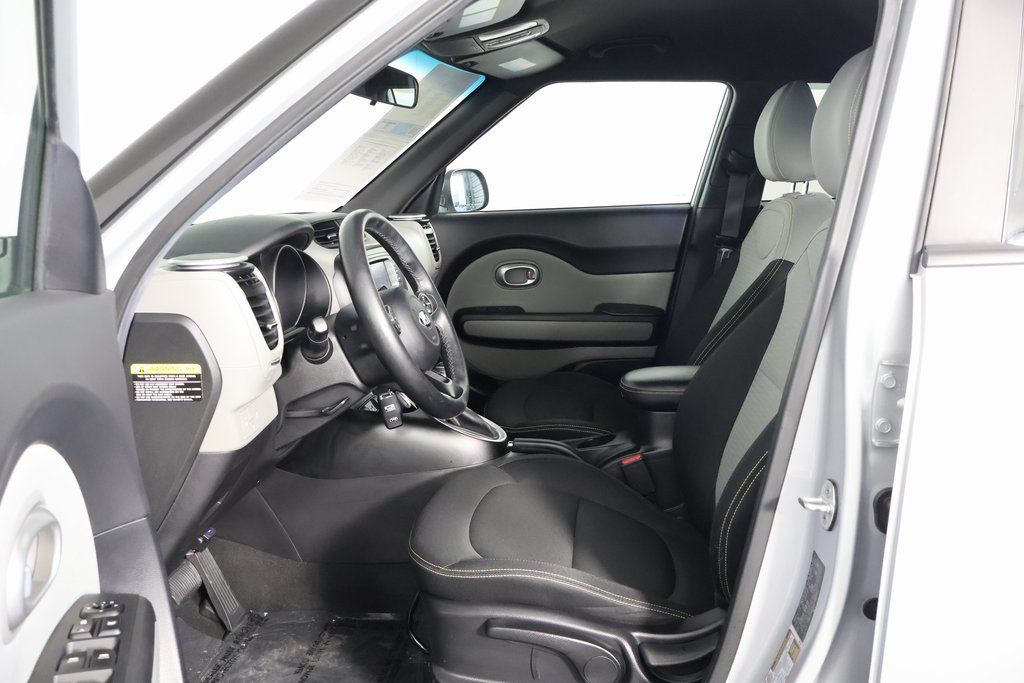 Thumbnail: 2016 Kia Soul - 10