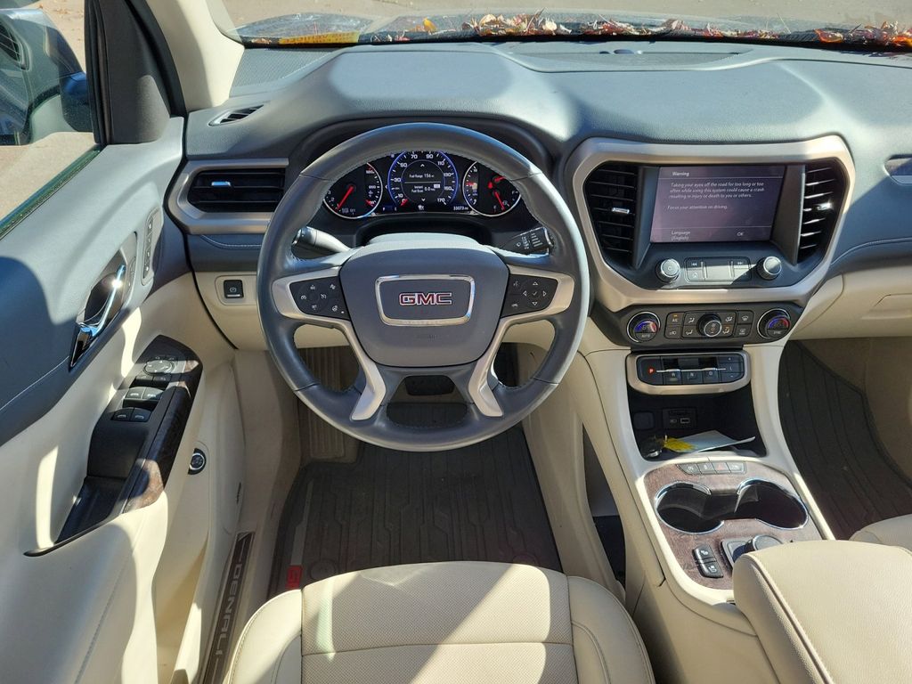 2022 GMC Acadia Denali 9