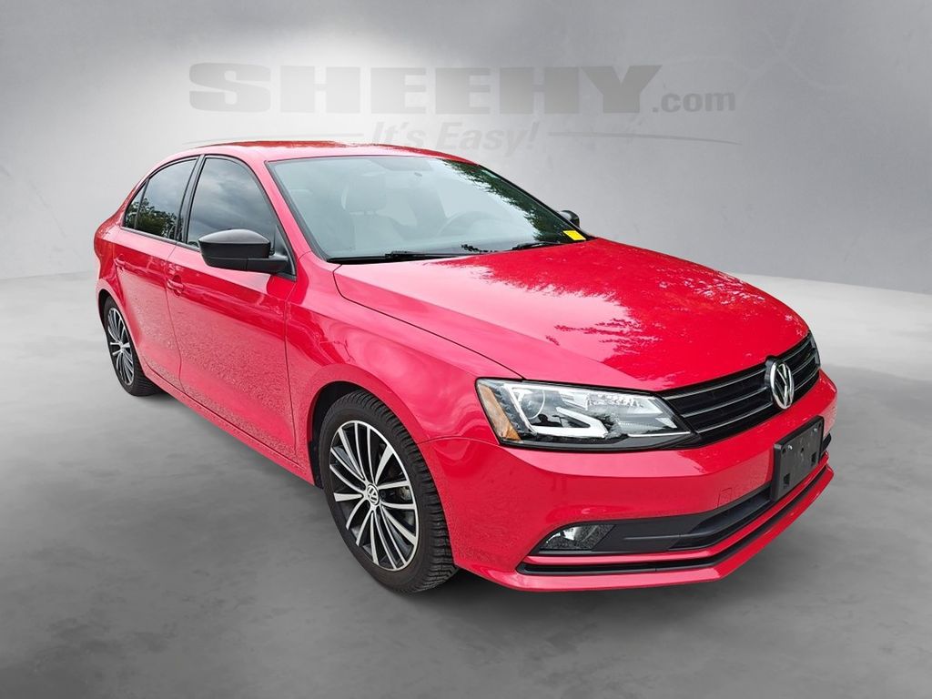 Used 2016  Volkswagen 1.8T Sport image 2