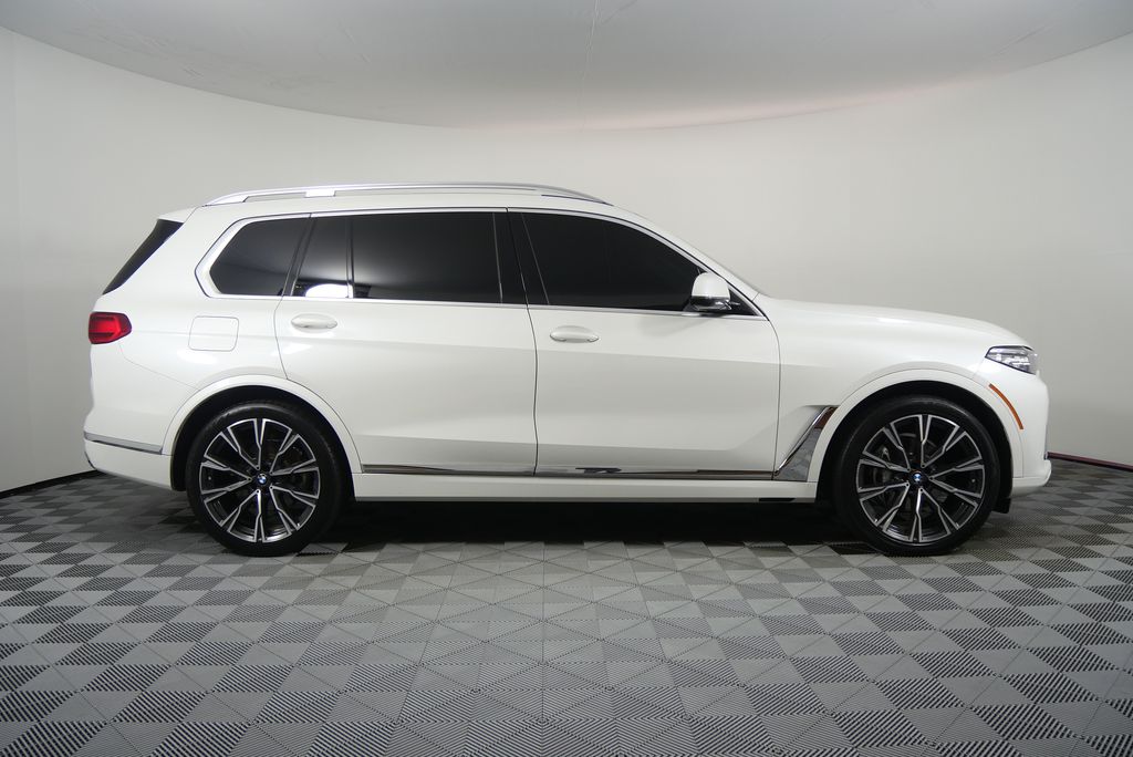 Thumbnail: 2021 BMW X7 - 2