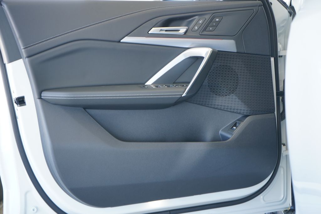 Thumbnail: 2025 BMW X1 - 10