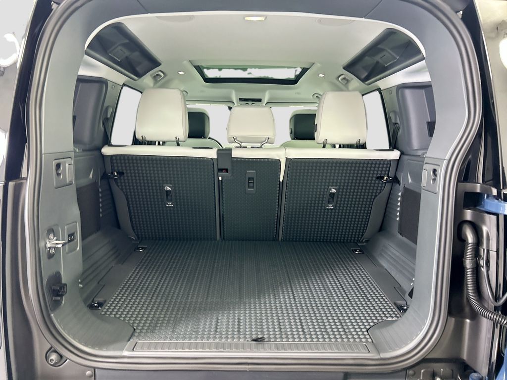 Thumbnail: 2026 Land Rover Defender - 27