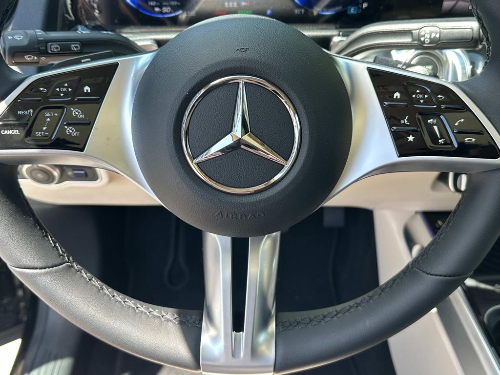 Thumbnail: 2025 Mercedes-Benz EQB - 18