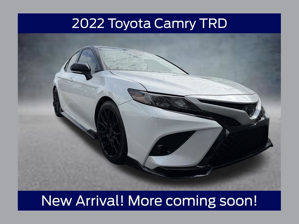 Wind Chill Pearl/Midnight Black Metallic 2022 Toyota Camry Sedan Front-Wheel Drive 8-Speed Automatic