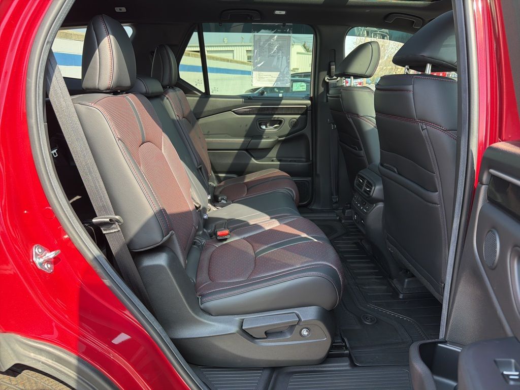 Thumbnail: 2025 Honda Pilot - 23