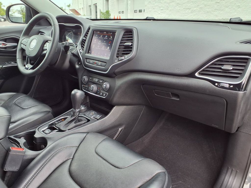 Used 2023 Jeep Cherokee SUV