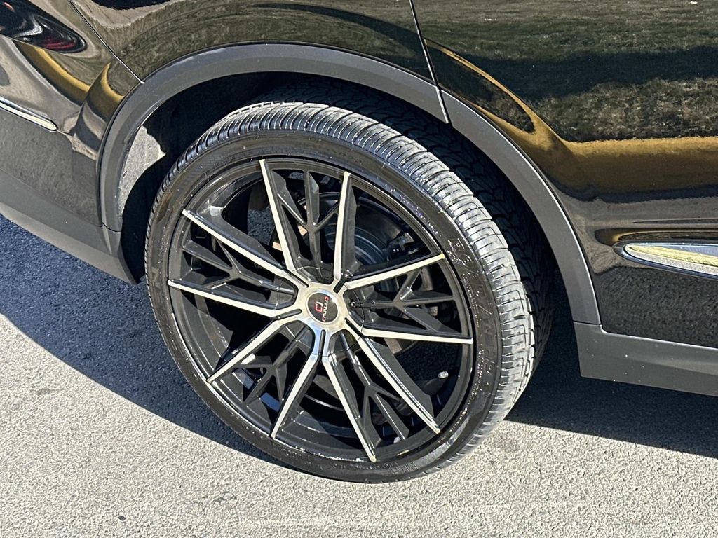 Thumbnail: 2022 Acura MDX - 16