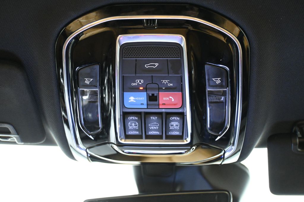 Thumbnail: 2023 Jeep Grand Cherokee - 19