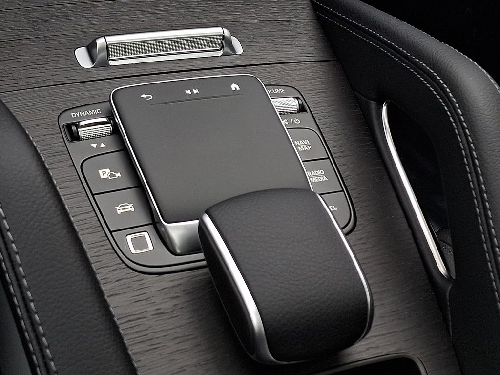 Thumbnail: 2026 Mercedes-Benz GLE - 16