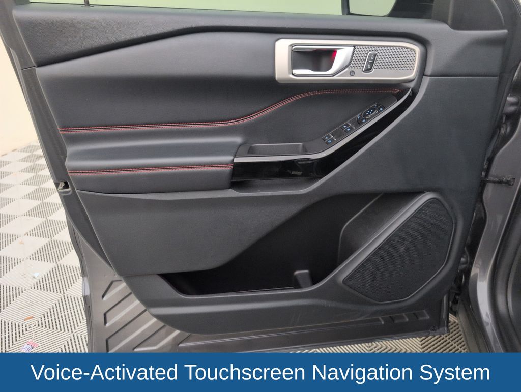 Certified Used 2023 Gray Ford ST-Line image 33