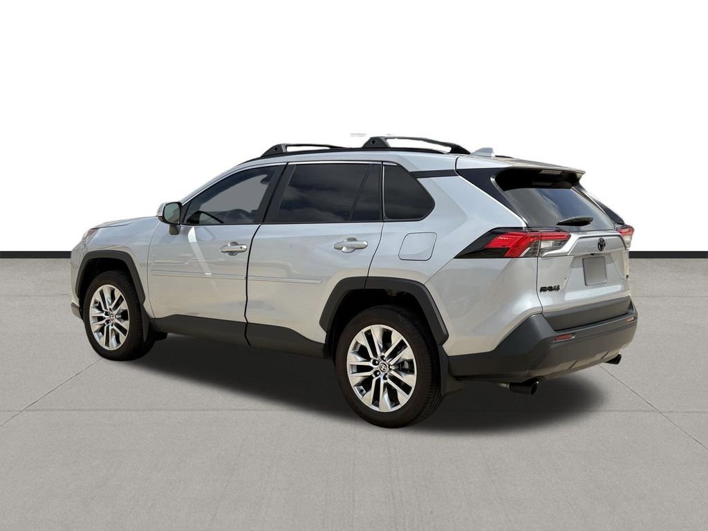 2024 Toyota RAV4 XLE Premium - 6