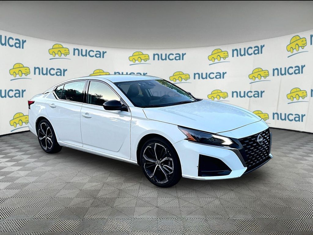 Glacier White 2024 Nissan Altima Sedan Front-Wheel Drive Continuously Variable Transmission