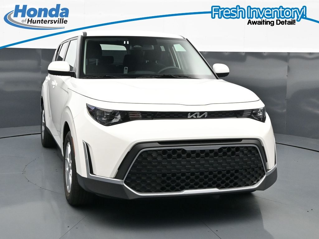 Snow White Pearl 2025 Kia Soul SUV / Crossover Front-Wheel Drive Continuously Variable Transmission